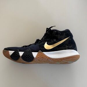 Nike Black and Gold Men's Basketball Sneakers